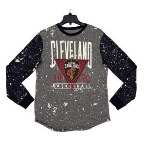 Cleveland Cavaliers Shirt Men’s Medium NBA Long Sleeve Gray Black Splatter